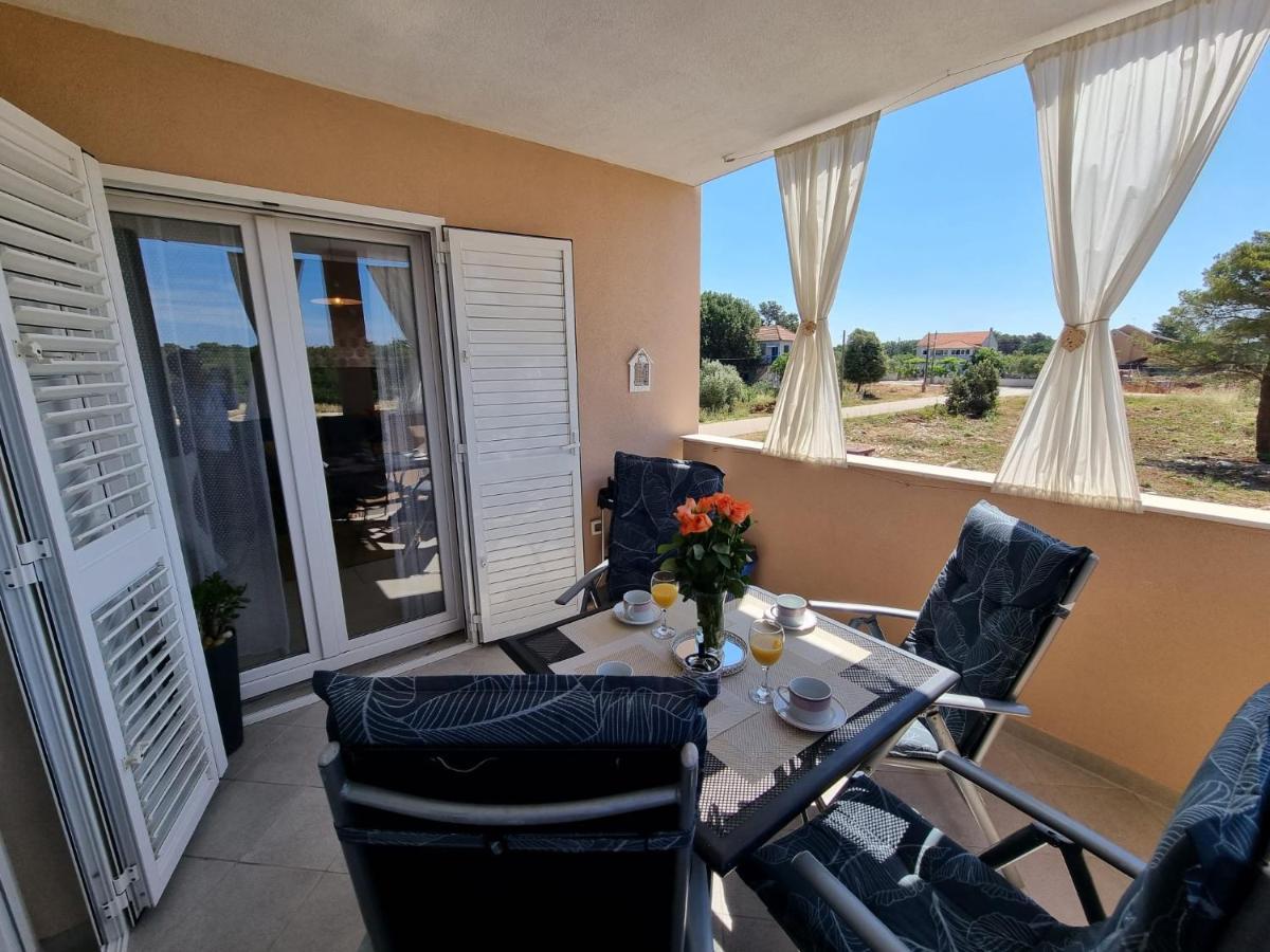 Apartman Marija Biograd Na Moru Exteriér fotografie